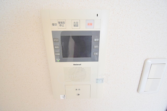 セキュリティ　モニター付きインターホン
