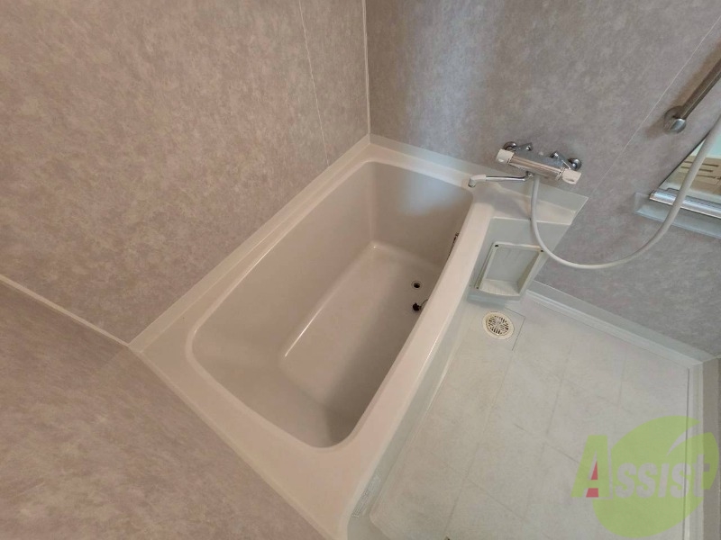 バス・シャワールーム　お風呂になります。一日の疲れを癒してくださいね。