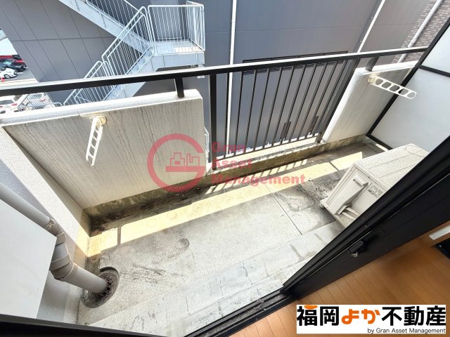 バルコニー　お洗濯にも便利なバルコニー付き