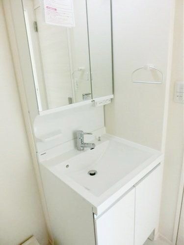 洗面設備　綺麗な独立洗面所です