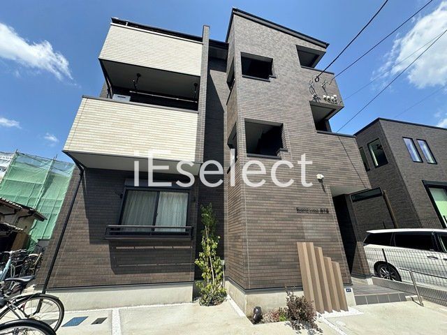 建物外観　閑静な住宅街に立地