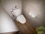 トイレ　こちらはトイレです。清潔感があり、安心して使用できます。