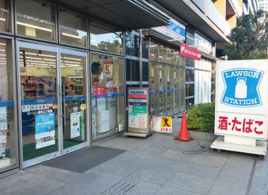 コンビニ　ローソン港南三丁目店（コンビニ）まで40m