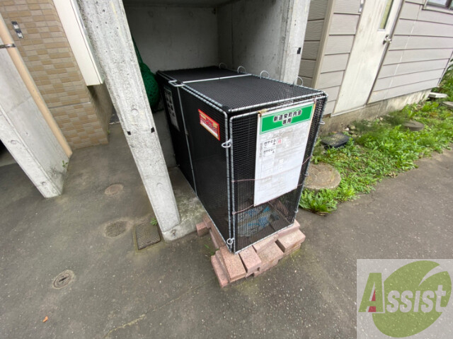 駐車場　ゴミ置き場その他
