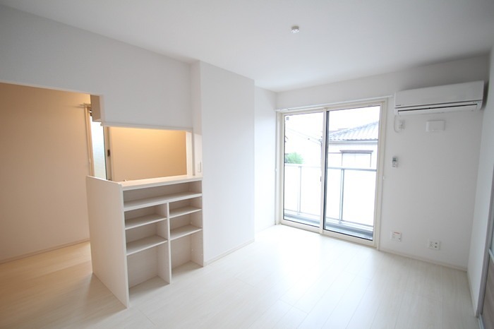 居室・リビング　10.1帖のフローリングのお部屋です☆