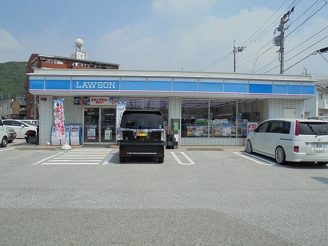 コンビニ　ローソン 高知薊野店（コンビニ）まで746m