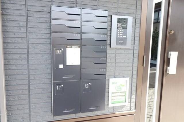 ロビー　集合ポスト、宅配ボックス