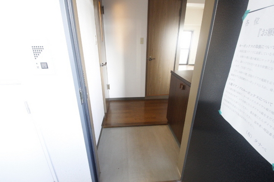 玄関　※別部屋の写真です