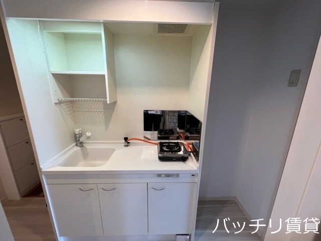 キッチン　画像は別号室タイプの為、現状を優先致します。