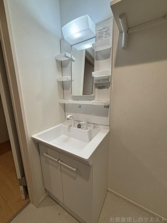 洗面設備　（写真は同タイプ）