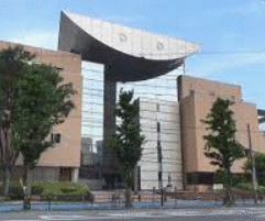 図書館　沼津市立図書館（図書館）まで491m