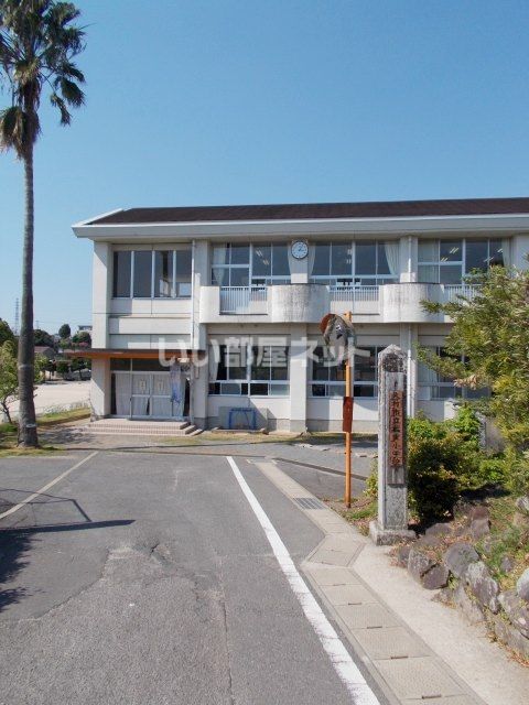 小学校　福重小学校（小学校）まで866m
