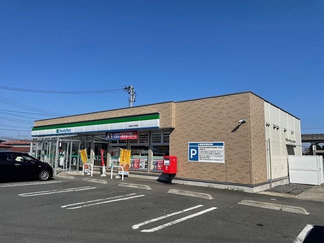 コンビニ　ファミリーマート宮城古川休塚店（コンビニ）まで170m