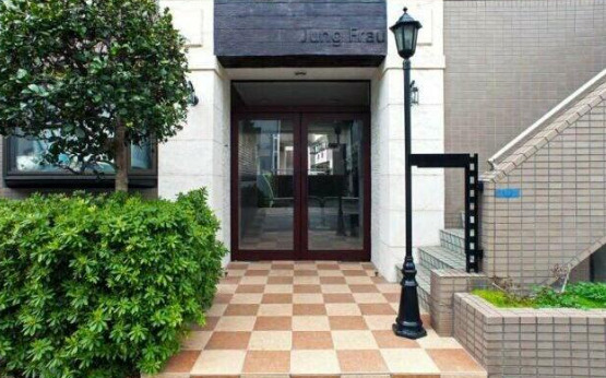 エントランス　建物の内部です