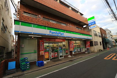 コンビニ　ファミリーマート 井の頭四丁目店（コンビニ）まで88m