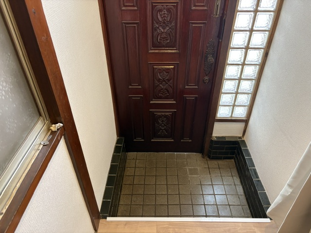 近鉄南大阪線 北田辺駅 徒歩10分 2階建 築52年の玄関写真