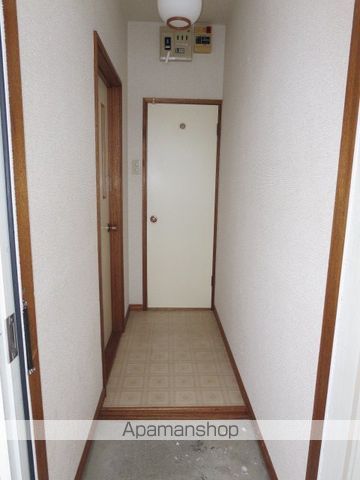 ＪＲ函館本線 滝川駅 バス乗車時間：10分 最寄りバス停で下車 徒歩5分 2階建 築35年の玄関写真