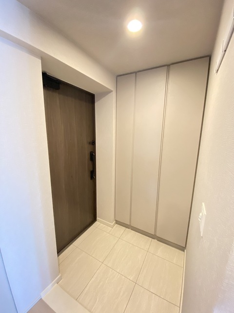 プラウド難波の玄関写真
