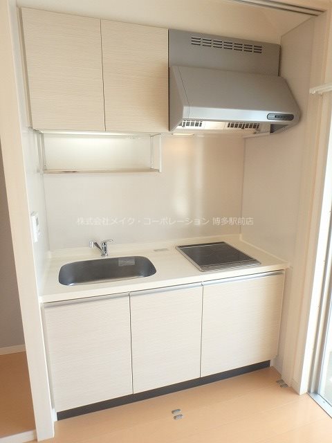キッチン　※入居中の為別部屋写真使用現状優先