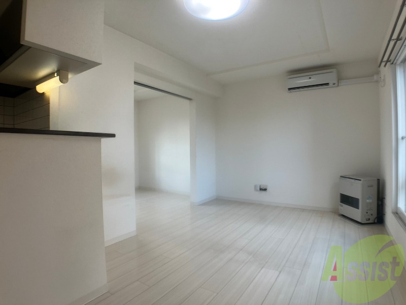 居室・リビング　明るいお部屋は気持ちよく過ごせそうですね。