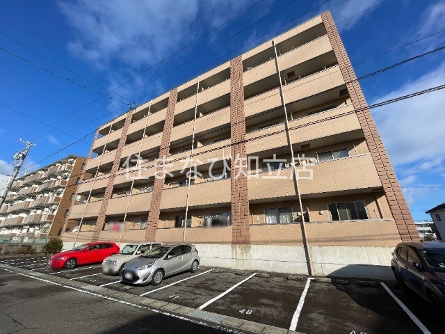 名鉄豊田線 三好ケ丘駅 バス乗車時間：26分 最寄りバス停で下車 徒歩5分 築18年