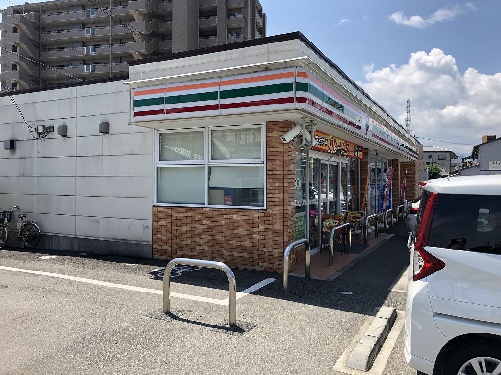 コンビニ　セブンイレブン徳島八万町下福万店（コンビニ）まで725m