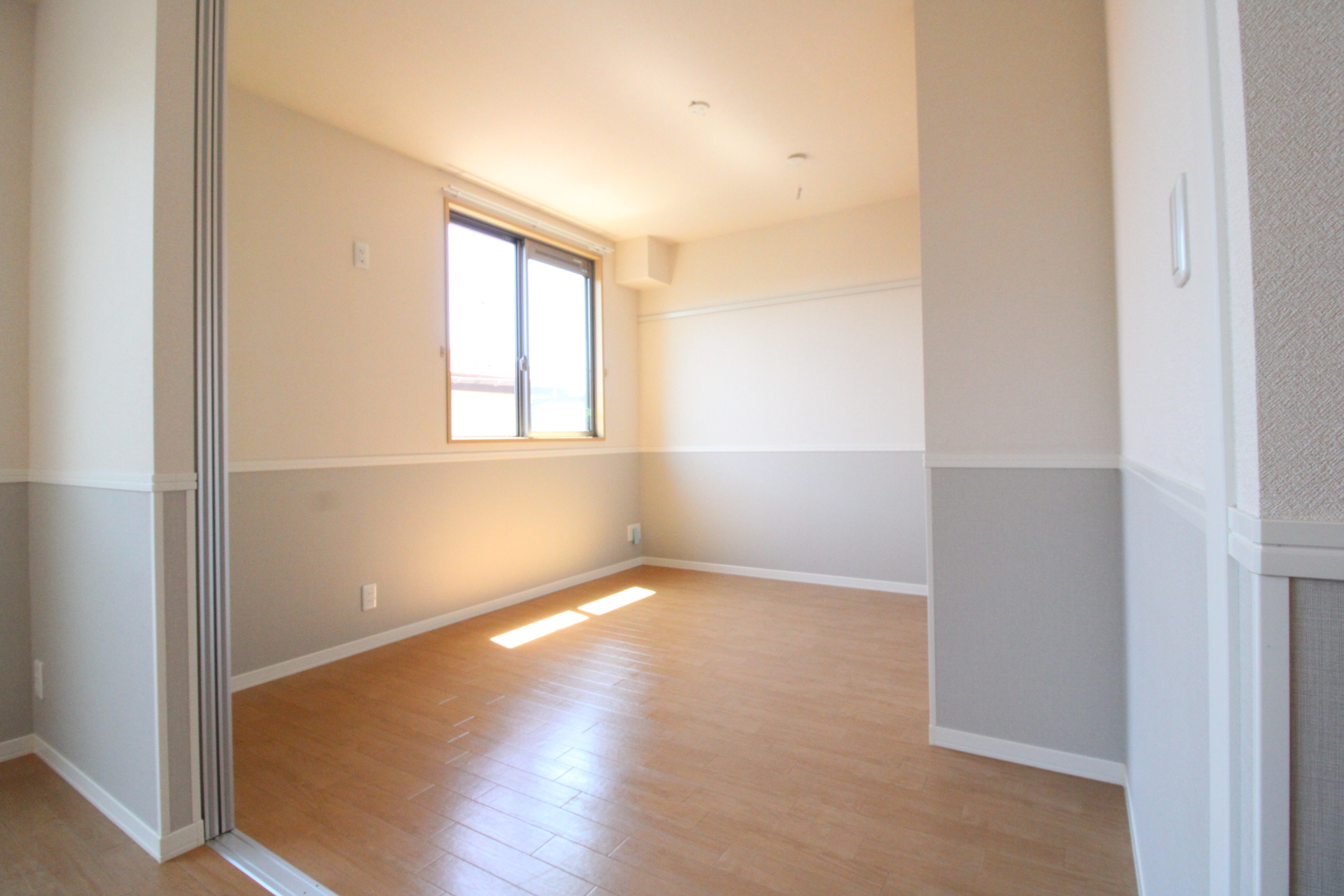 収納　南面洋室はリビングの継ぎ足しとしても利用可能！！