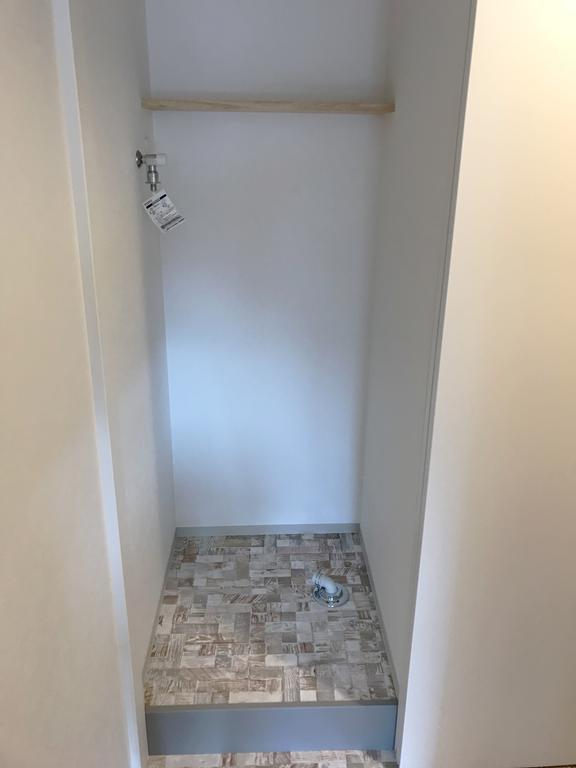 その他　室内洗濯機置場は目隠しを兼ねて収納の一部に☆