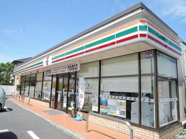 コンビニ　セブンイレブン鹿児島伊敷台２丁目店（コンビニ）まで400m