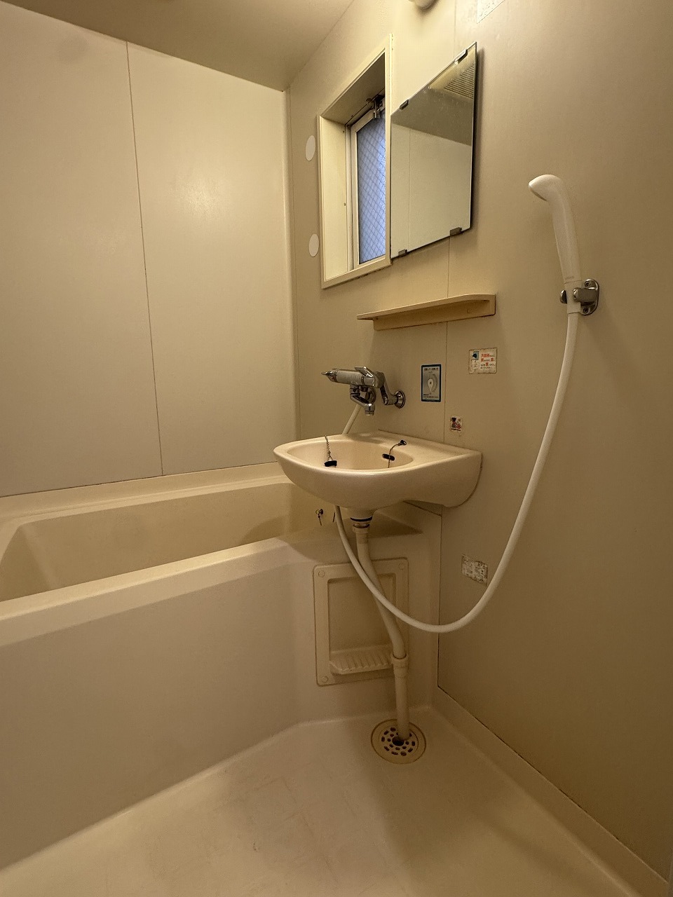 バス・シャワールーム　※別部屋参考写真