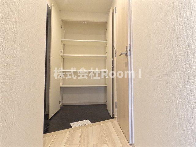 玄関　収納もある玄関です