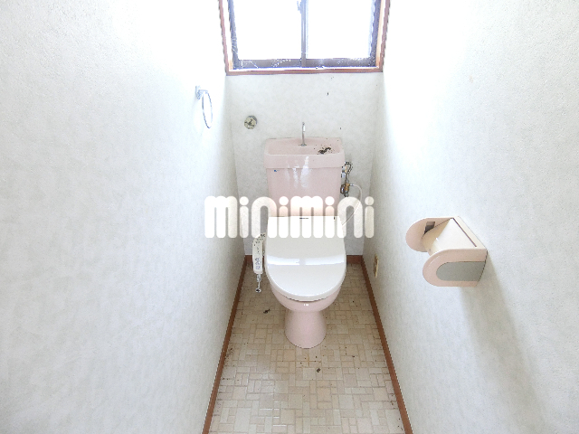 トイレ　奥行のあるトイレ