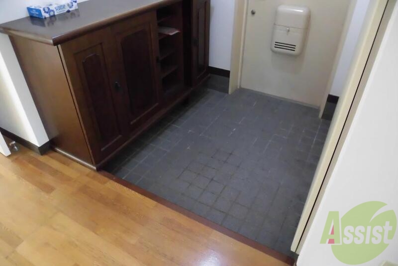 玄関　玄関にはシューズボックスついてますよ。すっきりしますね。