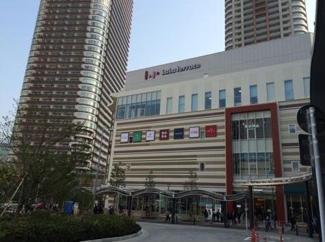 ショッピングセンター　ららテラス武蔵小杉（ショッピングセンター）まで914m