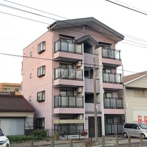 名古屋市守山区小幡常燈のマンションの建物外観