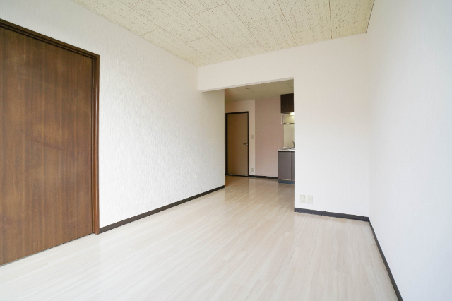 居室・リビング　同じ建物の別の部屋