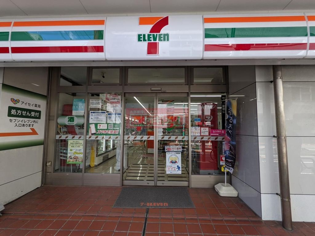 コンビニ　セブンイレブン渋谷笹塚駅北店（コンビニ）まで360m