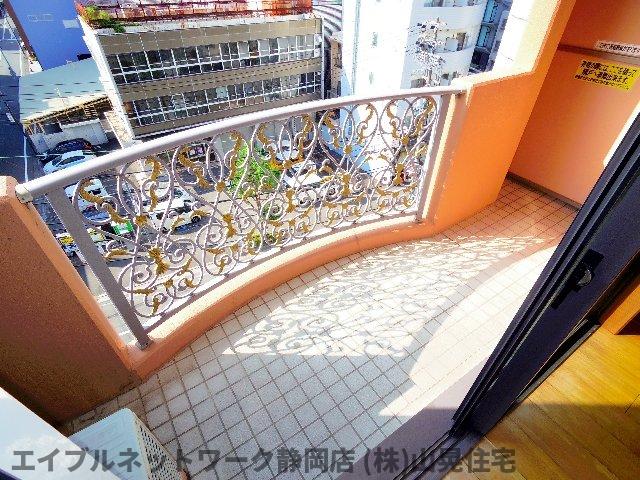バルコニー　落ち着いた時間を過ごせるバルコニーです