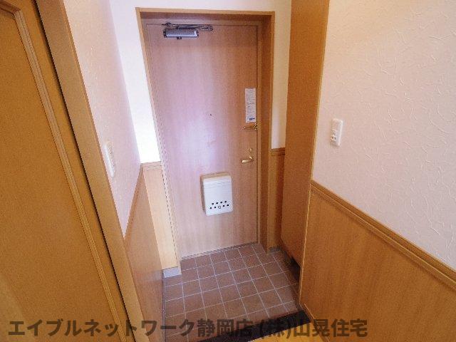 玄関　落ち着いた玄関です