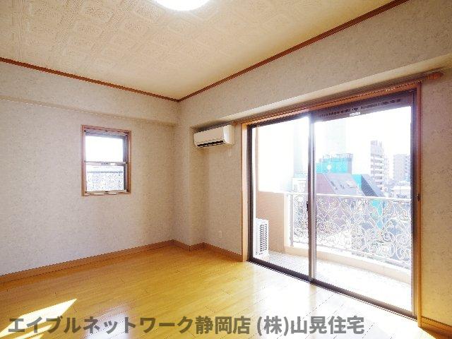 居室・リビング　おしゃれな居間です