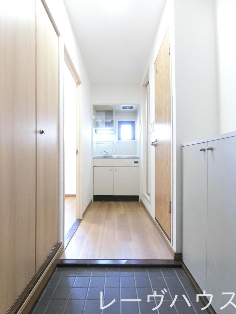 玄関　キッチン