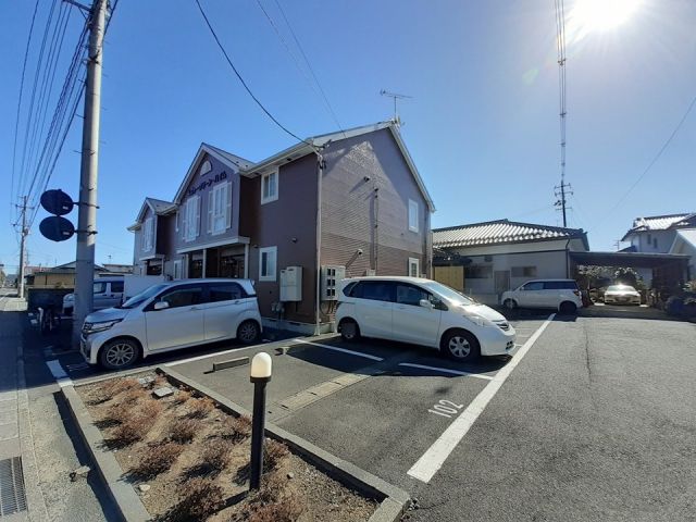 【相馬市西山のアパートの駐車場】