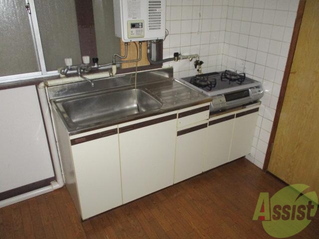 キッチン　２口コンロ付きで調理も楽チンです！