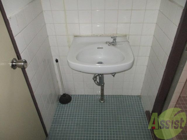 洗面設備　ちょこんと可愛らしいですね