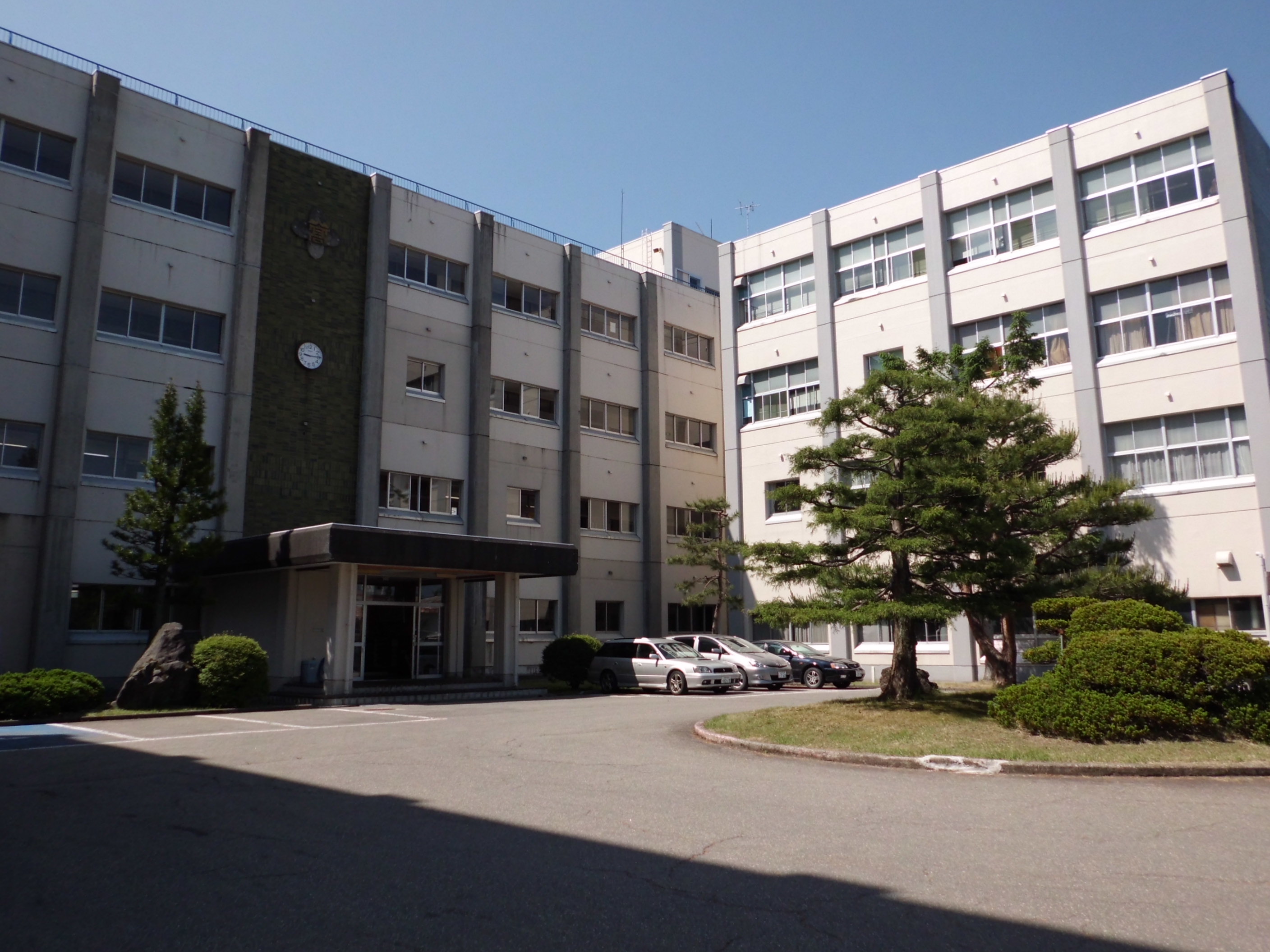 中学校　宮崎市立加納中学校（中学校）まで1645m