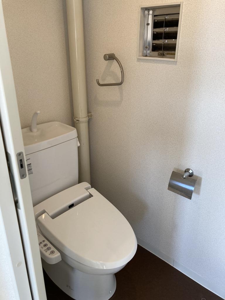 トイレ　温水洗浄便座