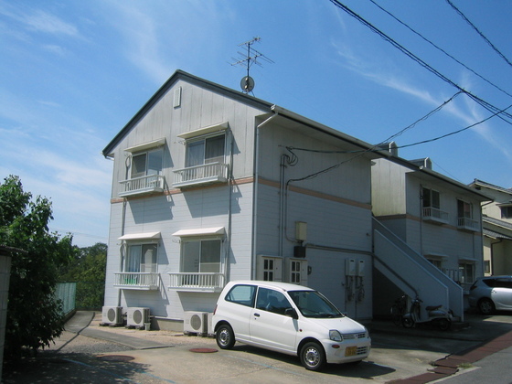 岡山市中区平井のアパートの建物外観
