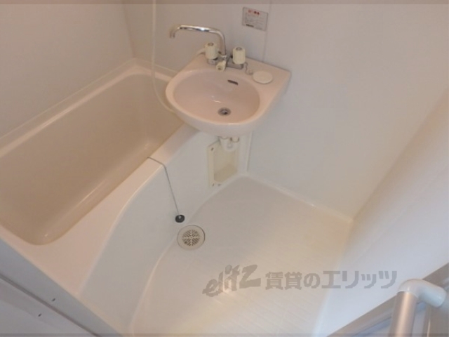 バス・シャワールーム　バス