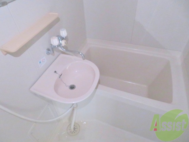 バス・シャワールーム　疲れた時はゆっくり湯船につかってみてはいかがでしょうか。