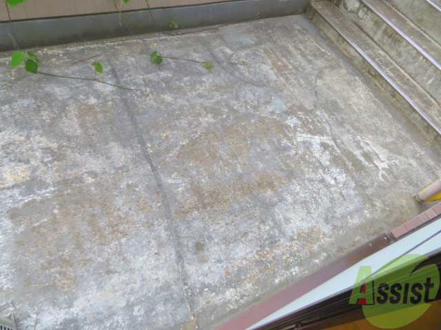 バルコニー　少し小さくても洗濯物はちゃんと外に干せますよ。